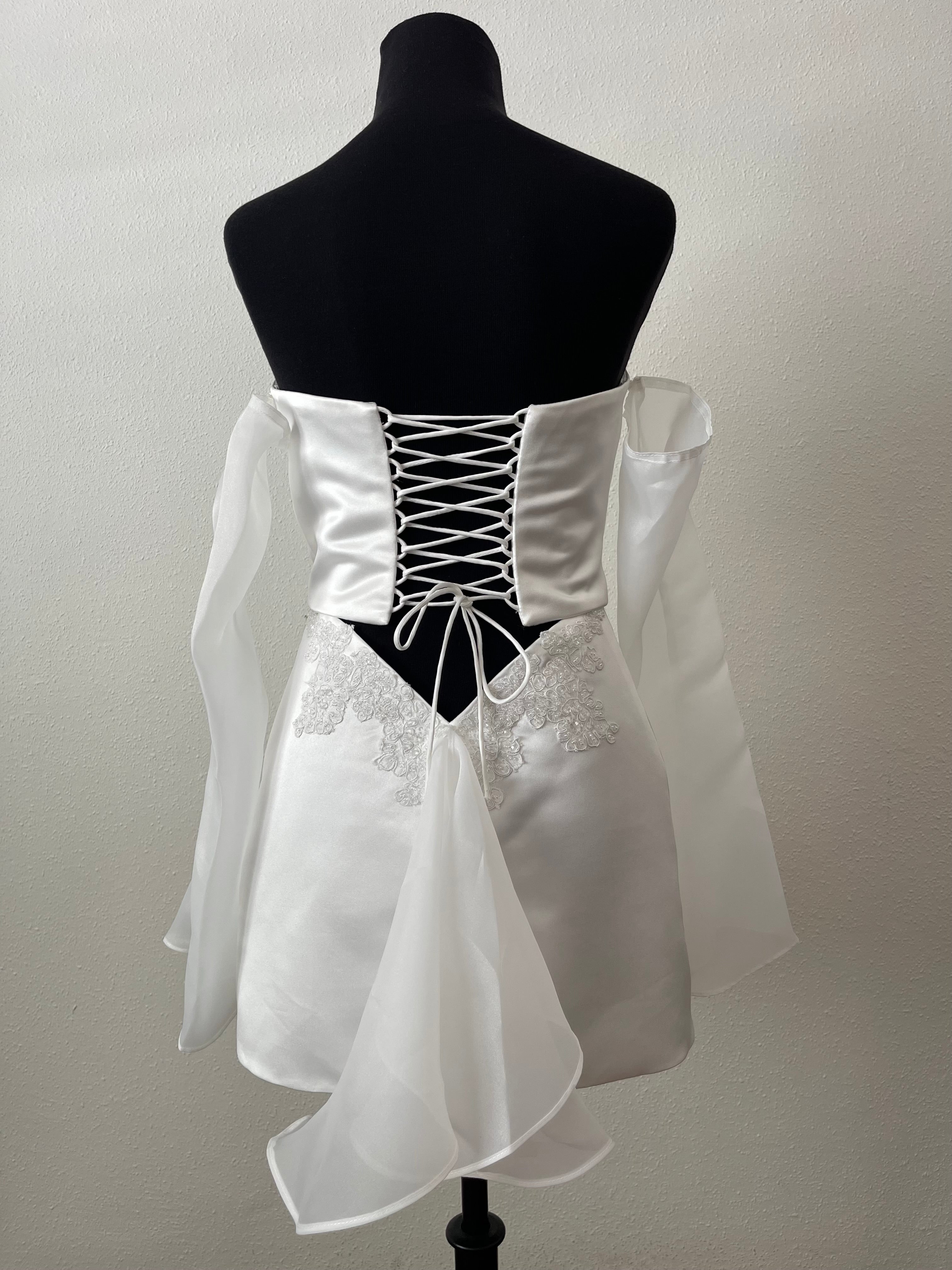 Look 01. Vivienne