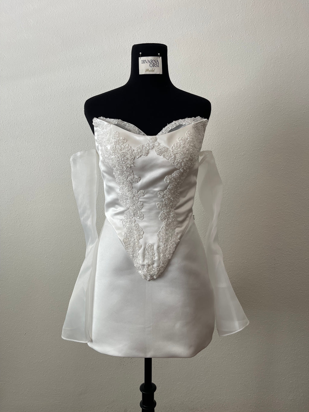 Look 01. Vivienne