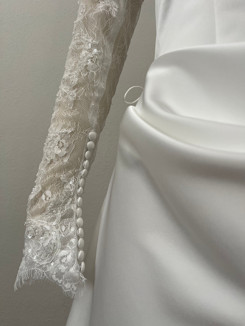 Rian Lace Beaded Bridal Gloves