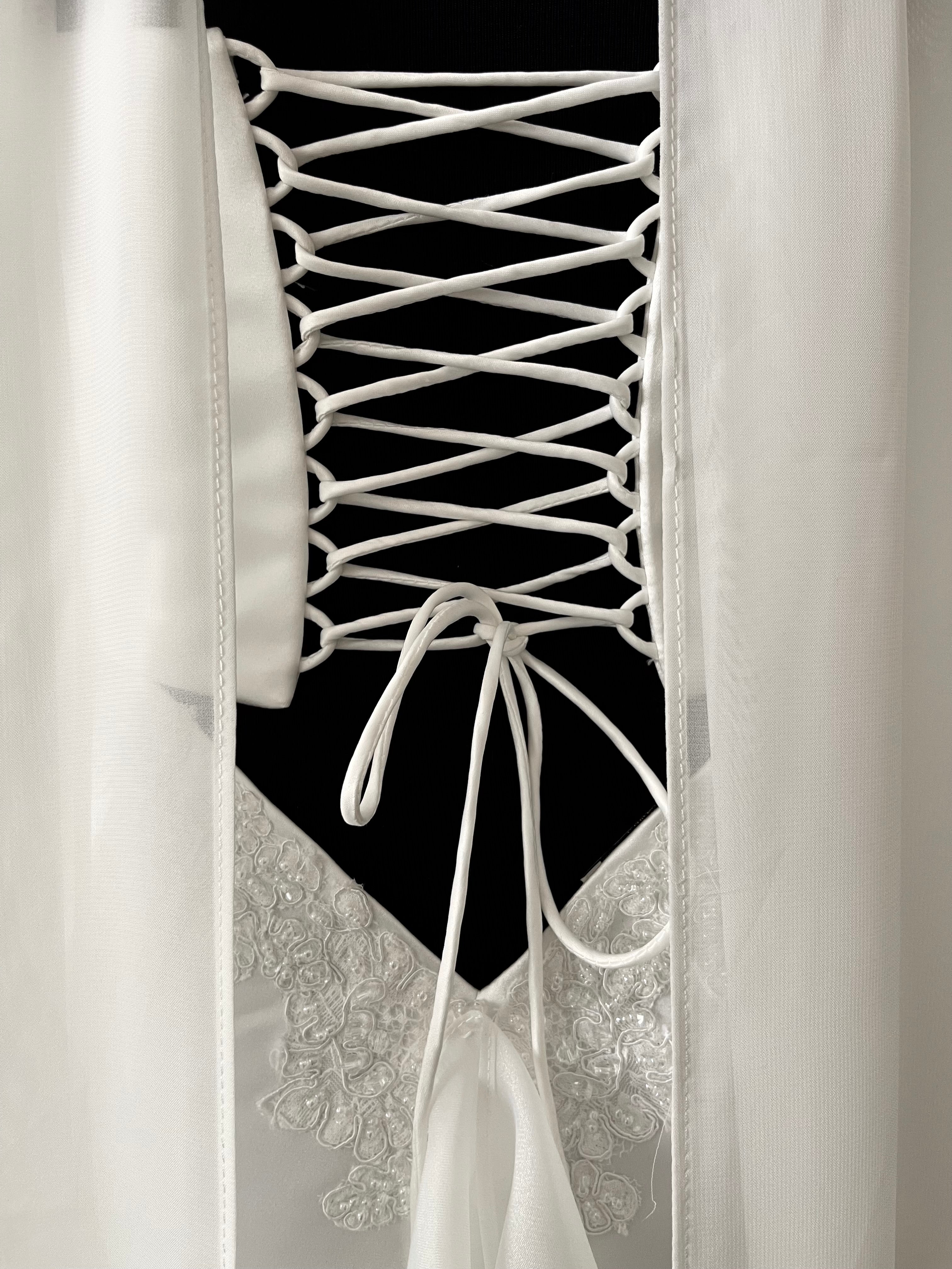 Look 01. Vivienne