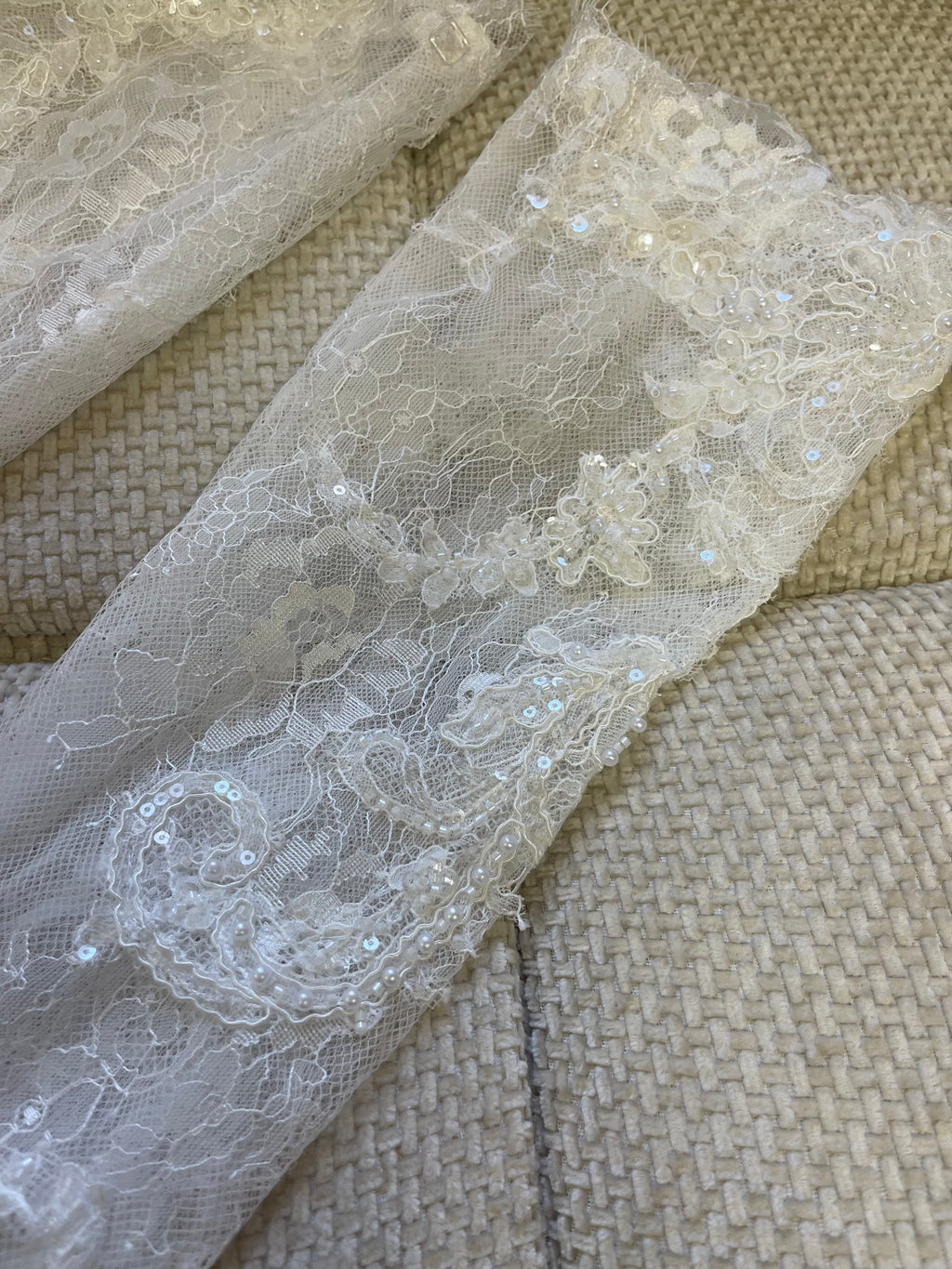 Rian Lace Beaded Bridal Gloves