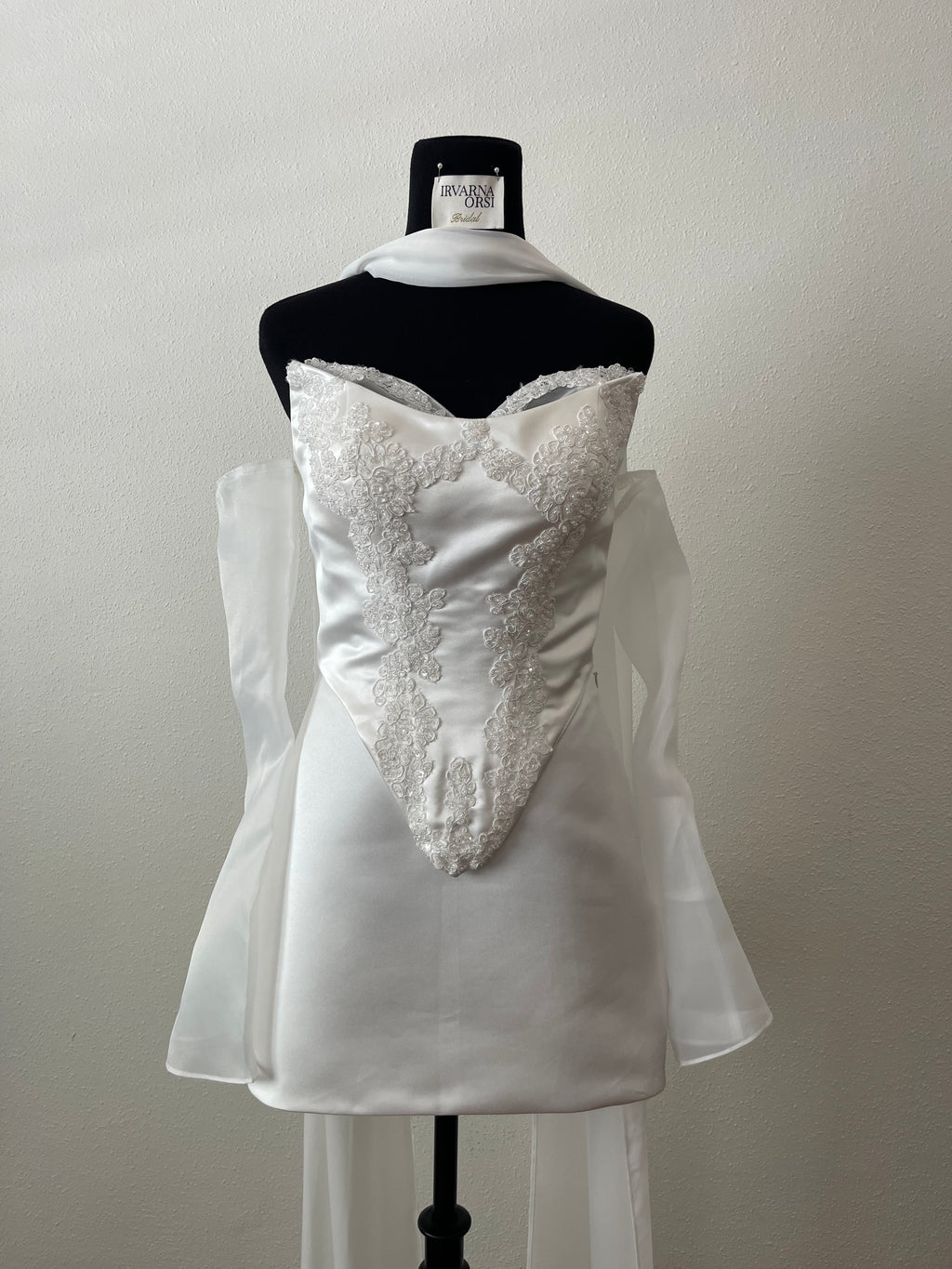 Look 01. Vivienne
