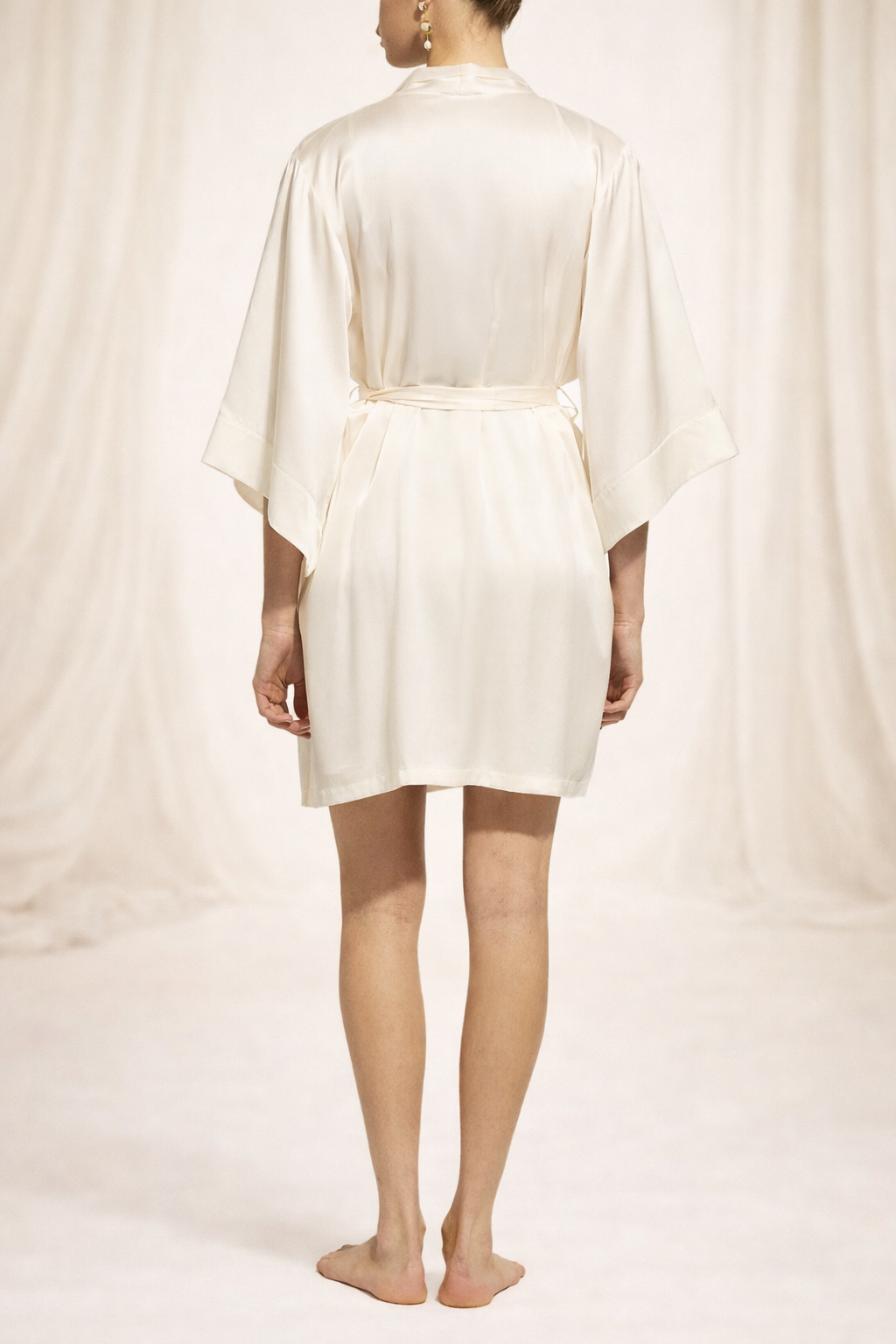 GINIA Fine Finishes Silk Robe / Crème